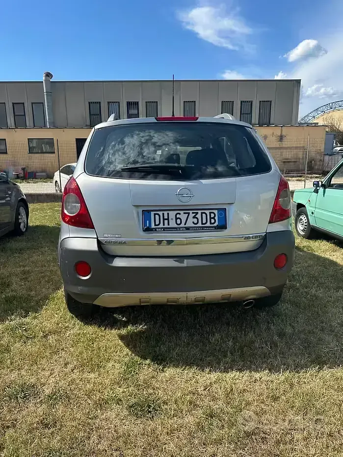 Usata Opel Antara Cosmo 150 CV (110 kW) 2007 Grigio SUV