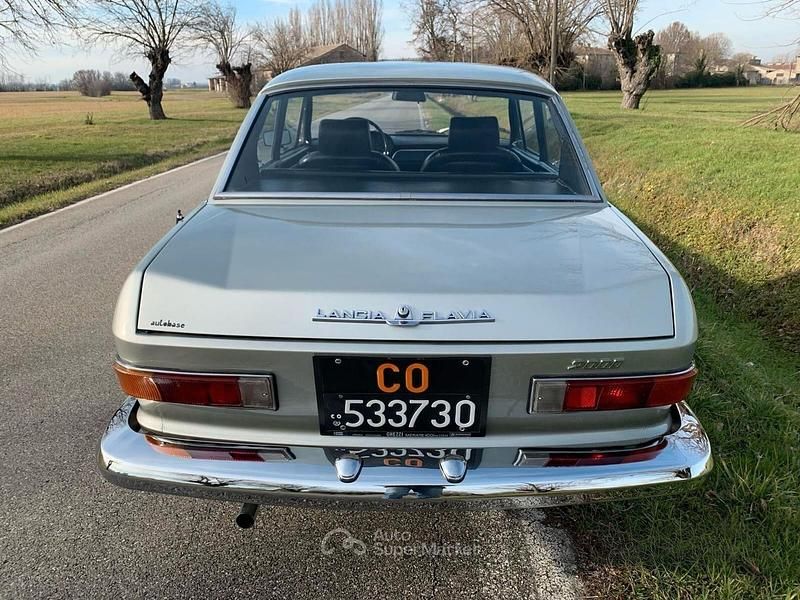 Usata Lancia Flavia 116 CV (85 kW) 1970 Argento Coupé