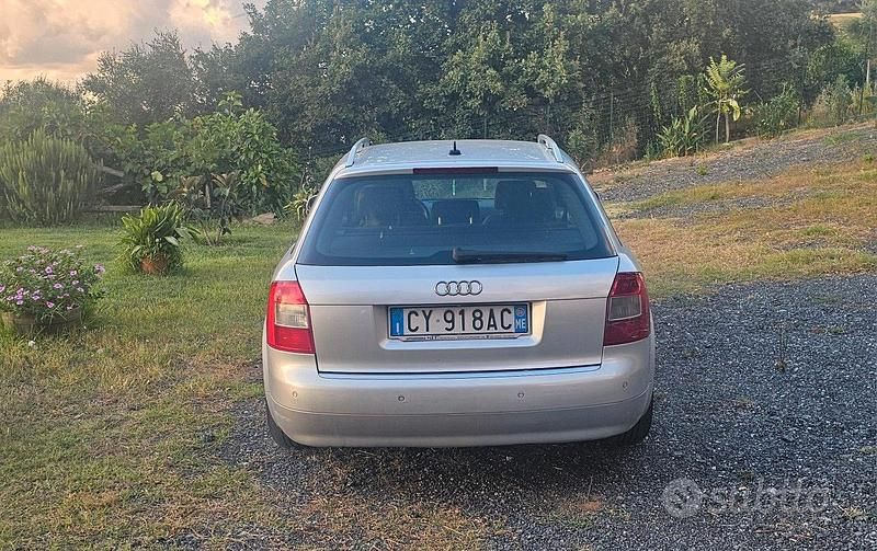 Usata Audi A4 130 CV (95 kW) 2004 Grigio Station wagon