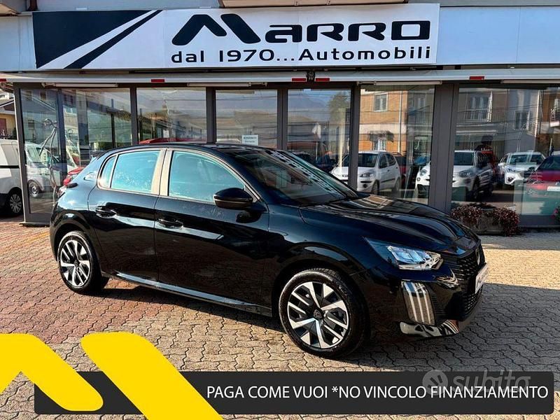 Nero Nuova 2025 Peugeot 208 Style Due volumi | 16.650 € (Ottimo prezzo) - Immagine 1/4