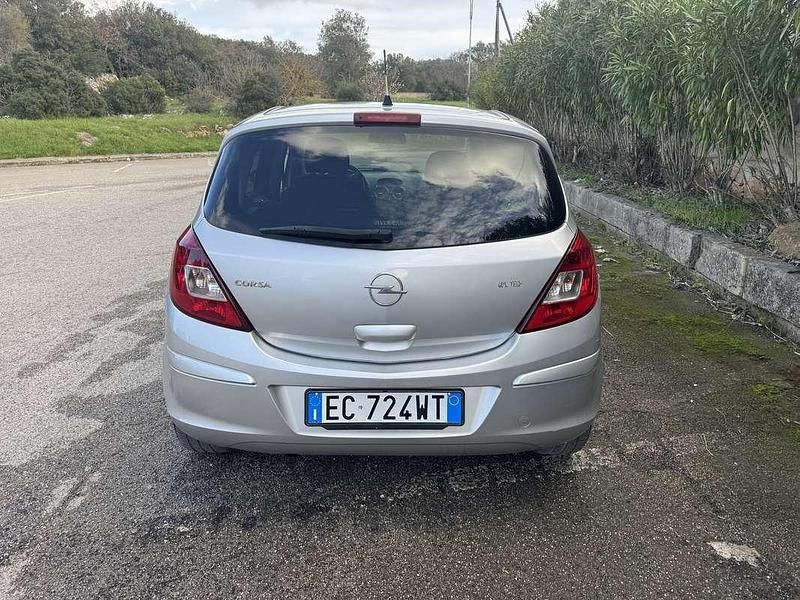Usata Opel Corsa 80 CV (58 kW) 2009 Utilitaria