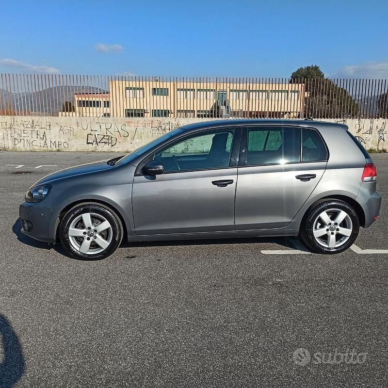 Usata VW Golf VI 105 CV (77 kW) 2011 Grigio Utilitaria