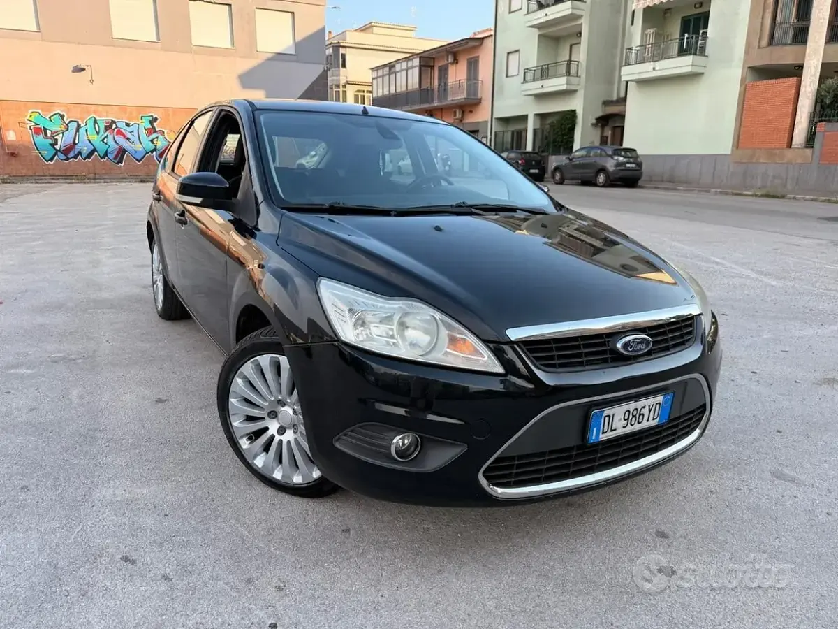 Usata Ford Focus 90 CV (66 kW) 2009 Nero Berlina