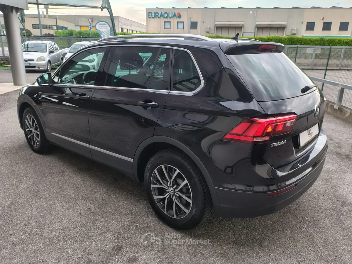 Usata VW Tiguan Style 125 CV (91 kW) 2017 Nero SUV