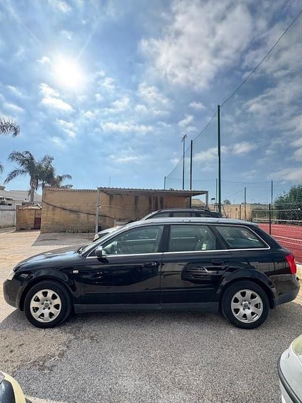 Usata Audi A4 130 CV (95 kW) 2004 Nero Station wagon