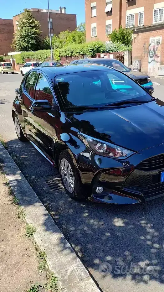 Usata Toyota Yaris 72 CV (52 kW) 2022 Nero Utilitaria