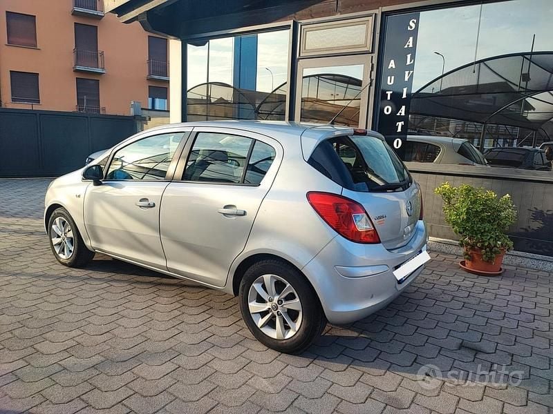 Usata Opel Corsa 85 CV (62 kW) 2014 Nero Utilitaria