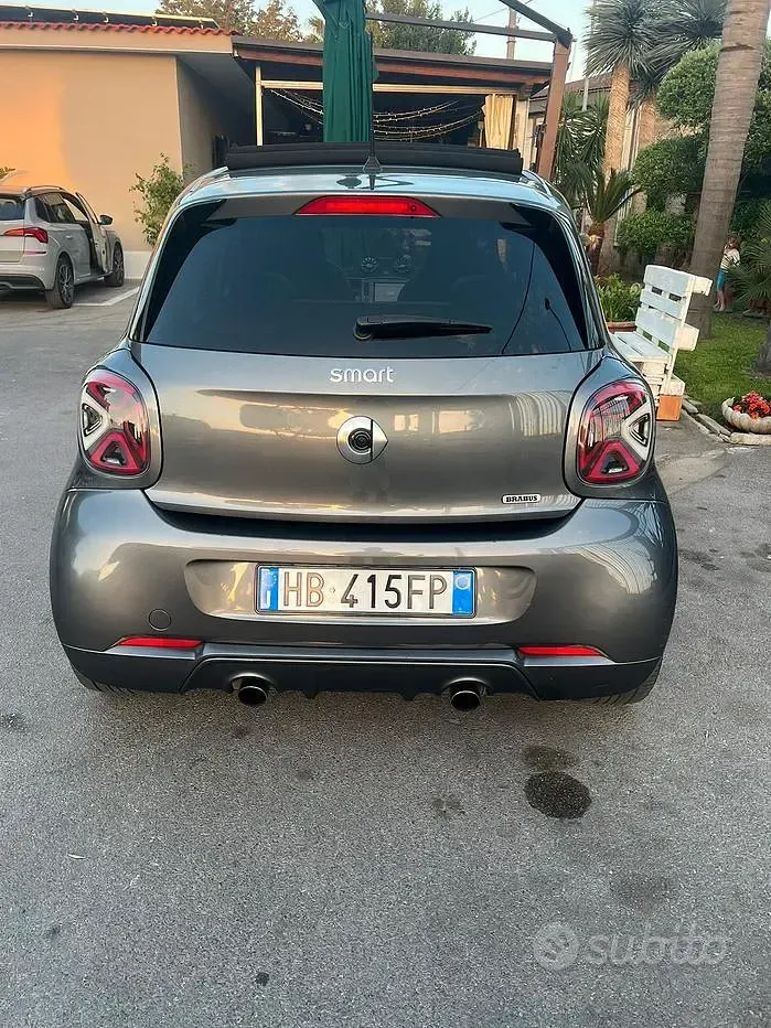 Begagnad Smart ForFour 2016 Grå Halvkombi