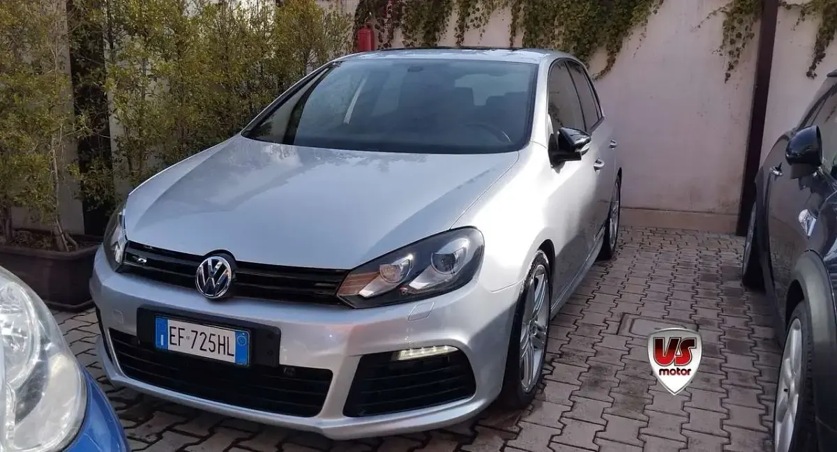 Usata VW Golf VI R 271 CV (199 kW) 2010 Argento Utilitaria