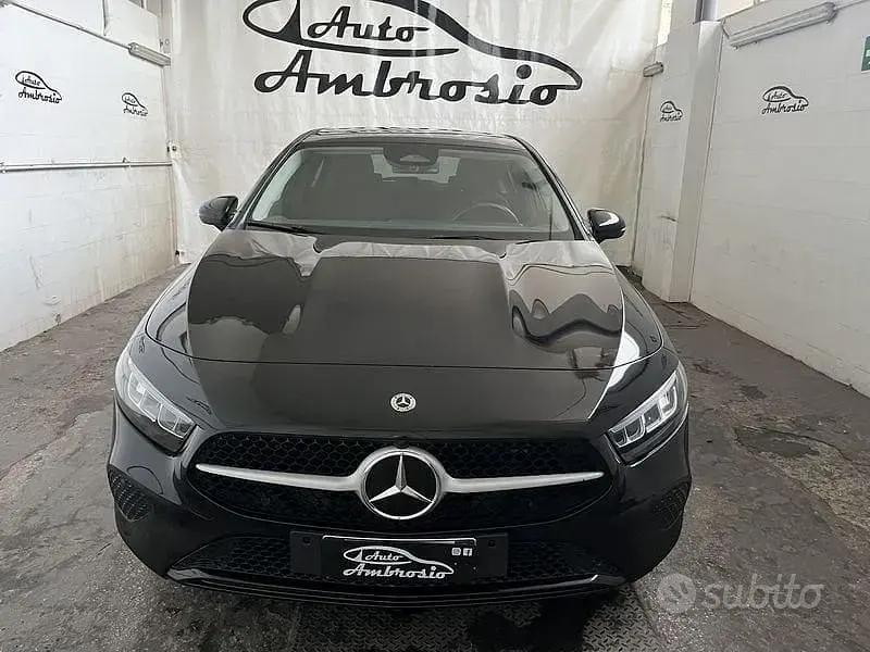 Usata Mercedes A180 Premium 116 CV (85 kW) 2025 Nero Berlina