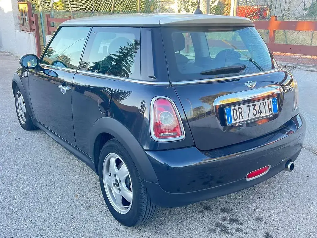 Käytetty Mini Cooper D 109 HP (80 kW) 2008 Sininen Viistoperä