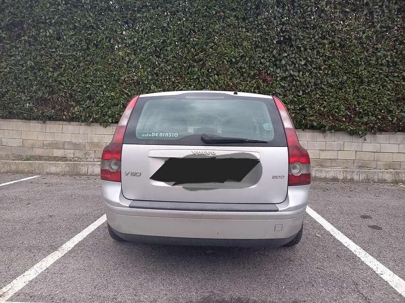 Usata Volvo V50 Momentum 136 CV (100 kW) 2004 Argento Station wagon