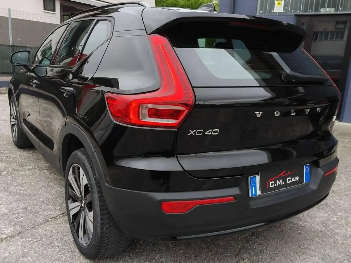Usata Volvo XC40 Core 80 kW (109 CV) 2022 Nero SUV