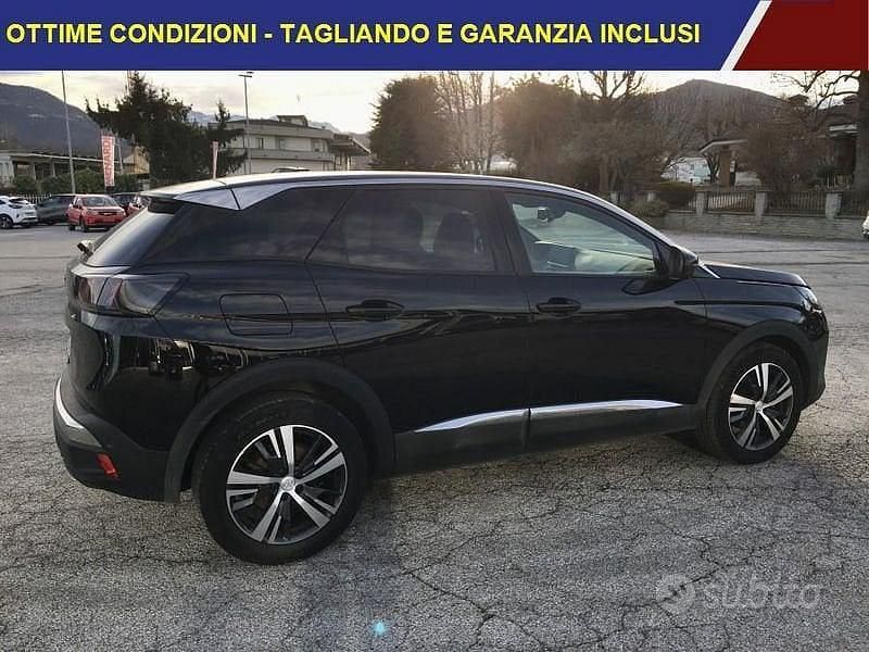 Usata Peugeot 3008 Allure 131 CV (96 kW) 2023 Nero SUV