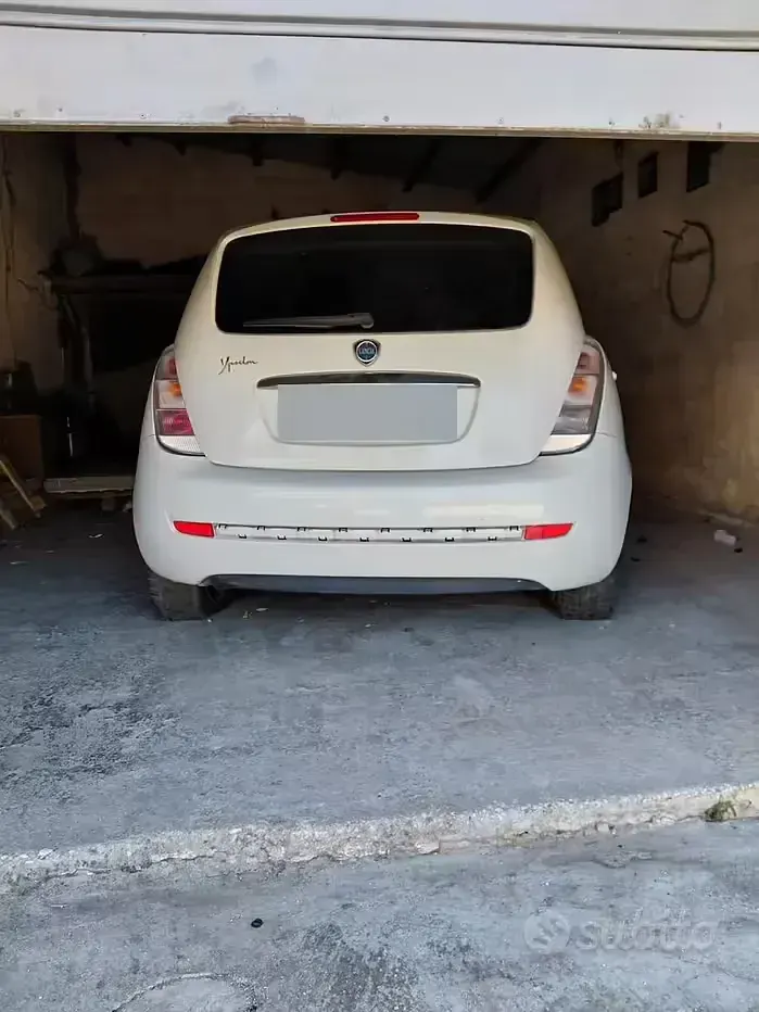 Usata Lancia Ypsilon 60 CV (44 kW) 2008 Bianco Utilitaria