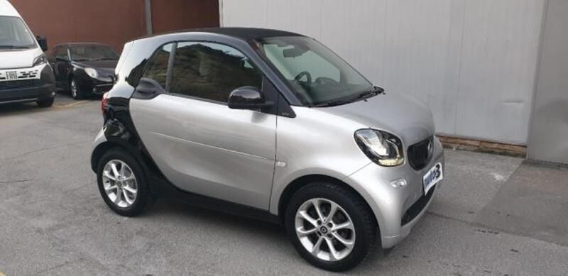 Usata Smart ForTwo Coupé Passion 71 CV (52 kW) 2016 Argento Utilitaria