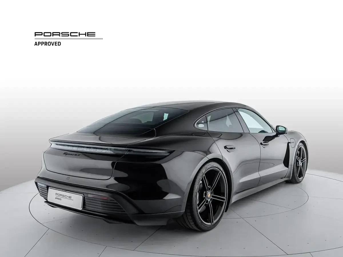 Usata Porsche Taycan 4S Performance Package 22 kW (30 CV) 2023 Nero jet metallizzato Berlina
