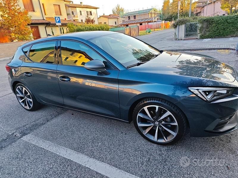 Grigio Usata 2020 Seat Leon FR Tre volumi | 20.000 € (Molto cara) - Immagine 1/4