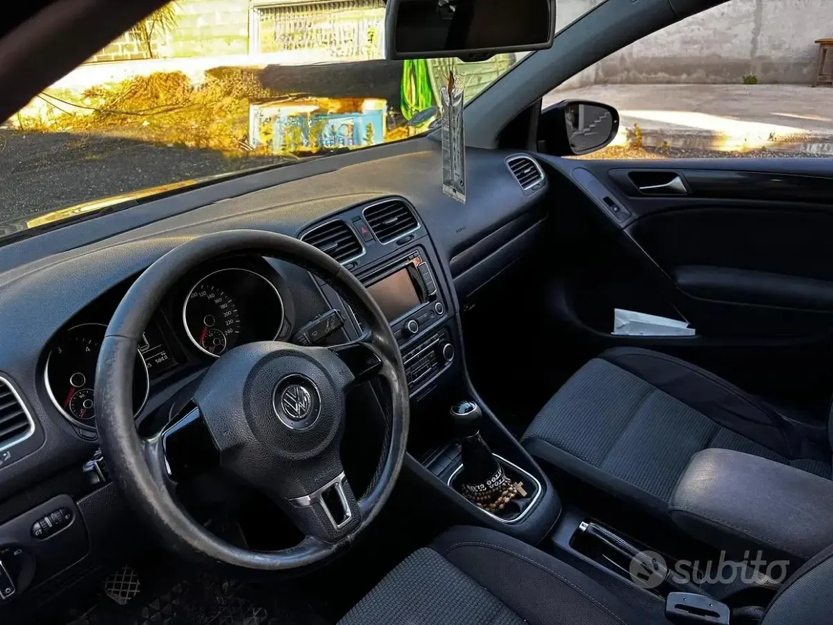 Usata VW Golf VII 105 CV (77 kW) 2012 Nero Utilitaria