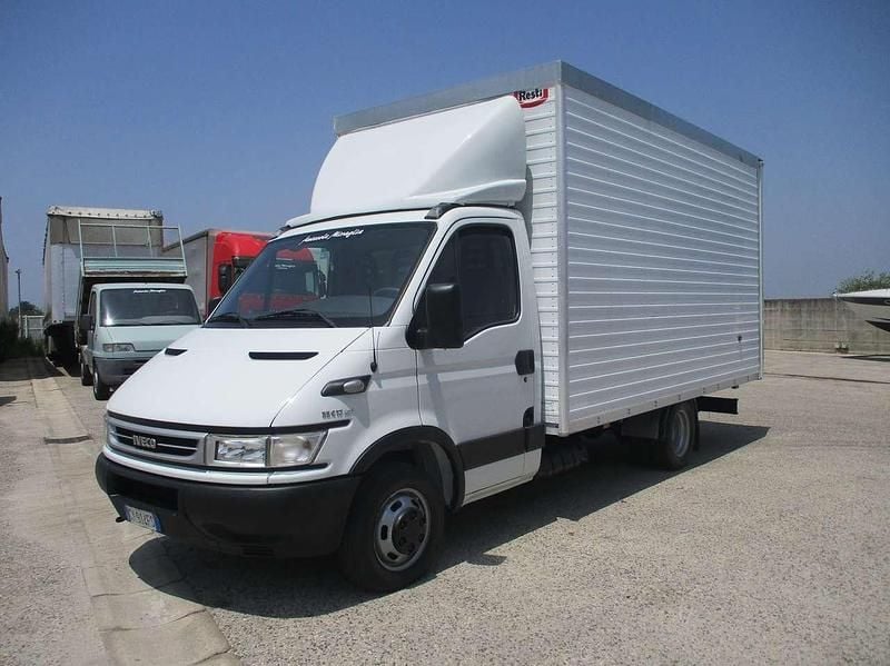 Usata Iveco Daily 166 CV (122 kW) 2006 Bianco Berlina