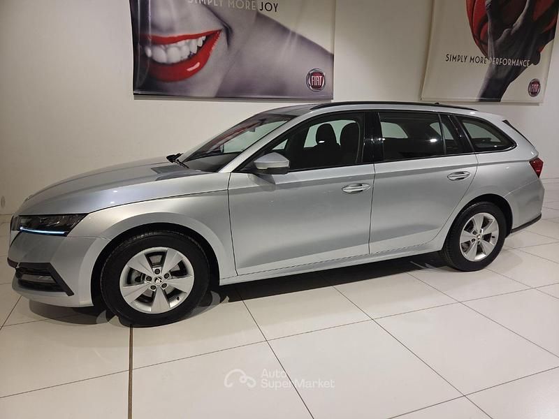 Usata Skoda Octavia Executive 116 CV (85 kW) 2021 Argento Station wagon