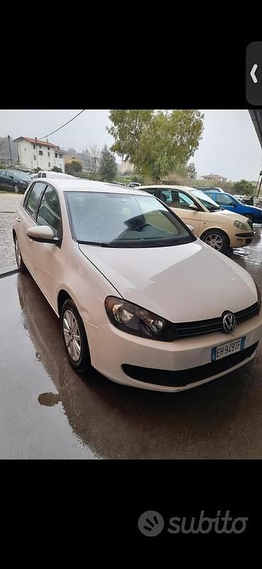 Usata VW Golf VI 105 CV (77 kW) 2011 Bianco Utilitaria