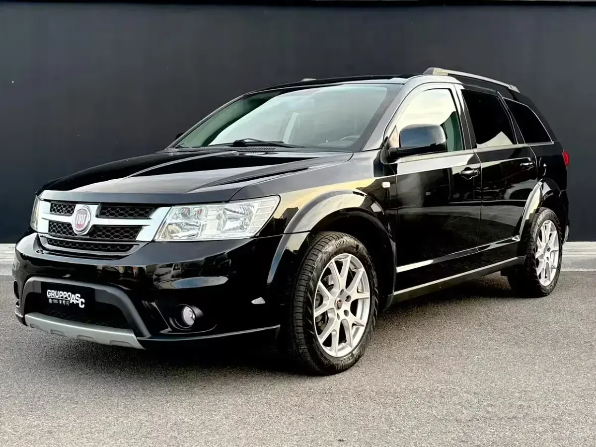 Usata Fiat Freemont Lounge 170 CV (125 kW) 2011 Nero SUV