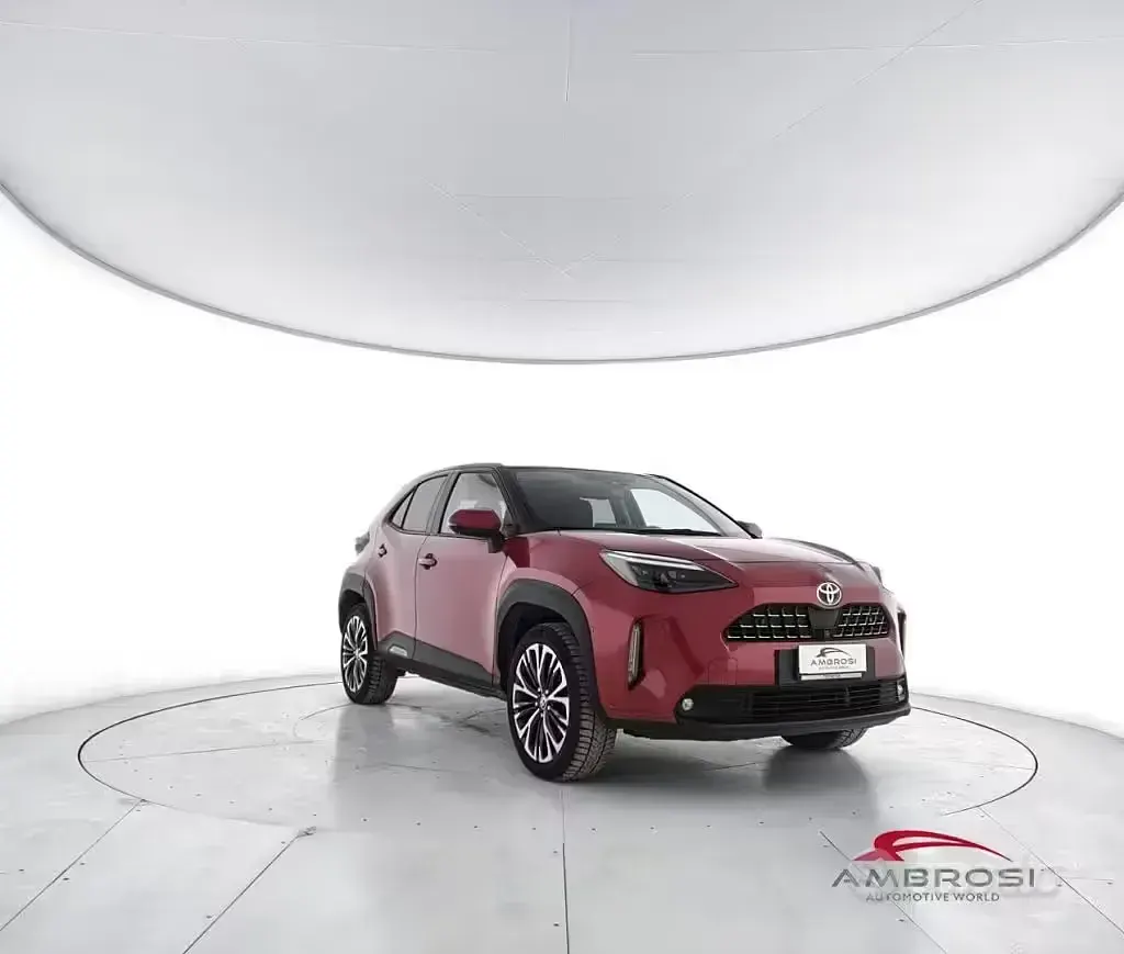 Usata Toyota Yaris Lounge 92 CV (67 kW) 2021 Rosso Utilitaria