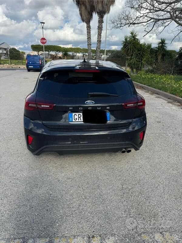 Usata Ford Focus ST-Line X 115 CV (84 kW) 2023 Nero Utilitaria