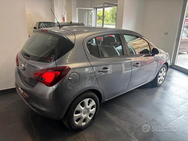 Usata Opel Corsa Edition 90 CV (66 kW) 2019 Grigio Berlina