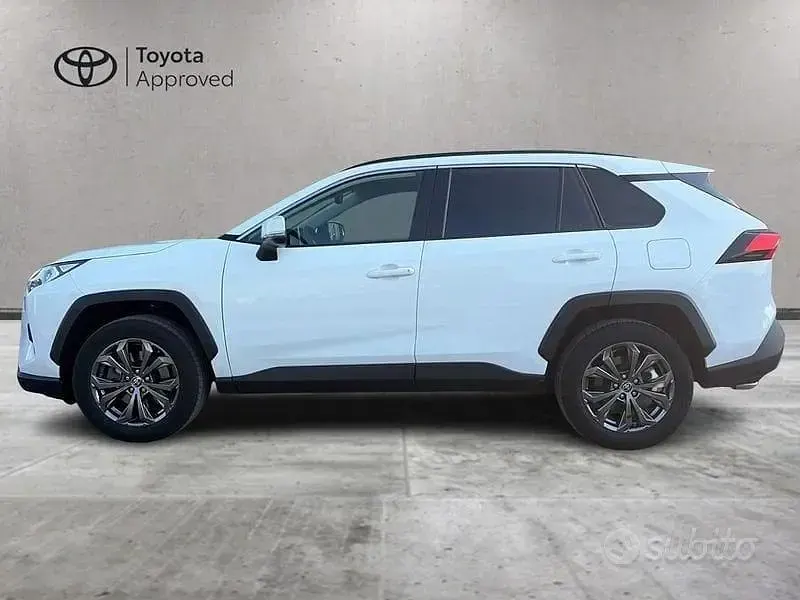 Usata Toyota RAV4 Hybrid 218 CV (160 kW) 2022 Bianco SUV