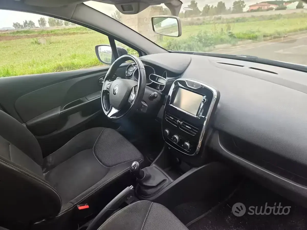 Usata Renault Clio 75 CV (55 kW) 2014 Grigio Station wagon