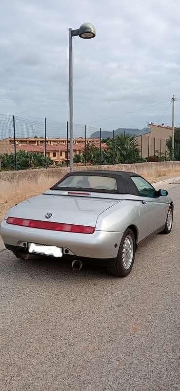Usata Alfa Romeo Spider 192 CV (141 kW) 1996 Argento Cabrio