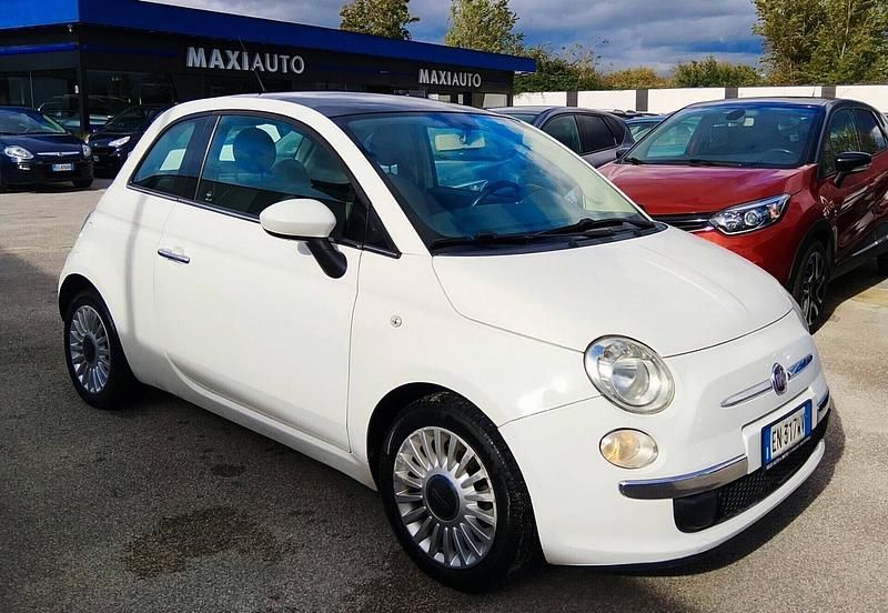 Bianco Usata 2012 Fiat 500 Lounge Tre volumi | 4400 € (Ottimo prezzo) - Immagine 1/4