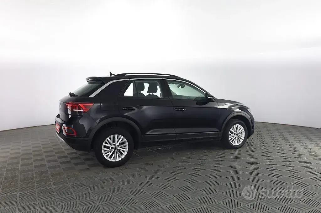 Usata VW T-Roc Life 150 CV (110 kW) 2025 Nero perla SUV