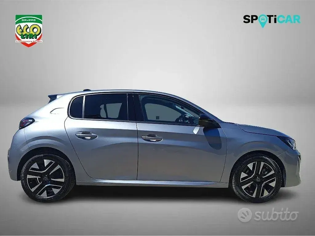 Usata Peugeot 208 Allure 101 CV (74 kW) 2025 Grigio Utilitaria
