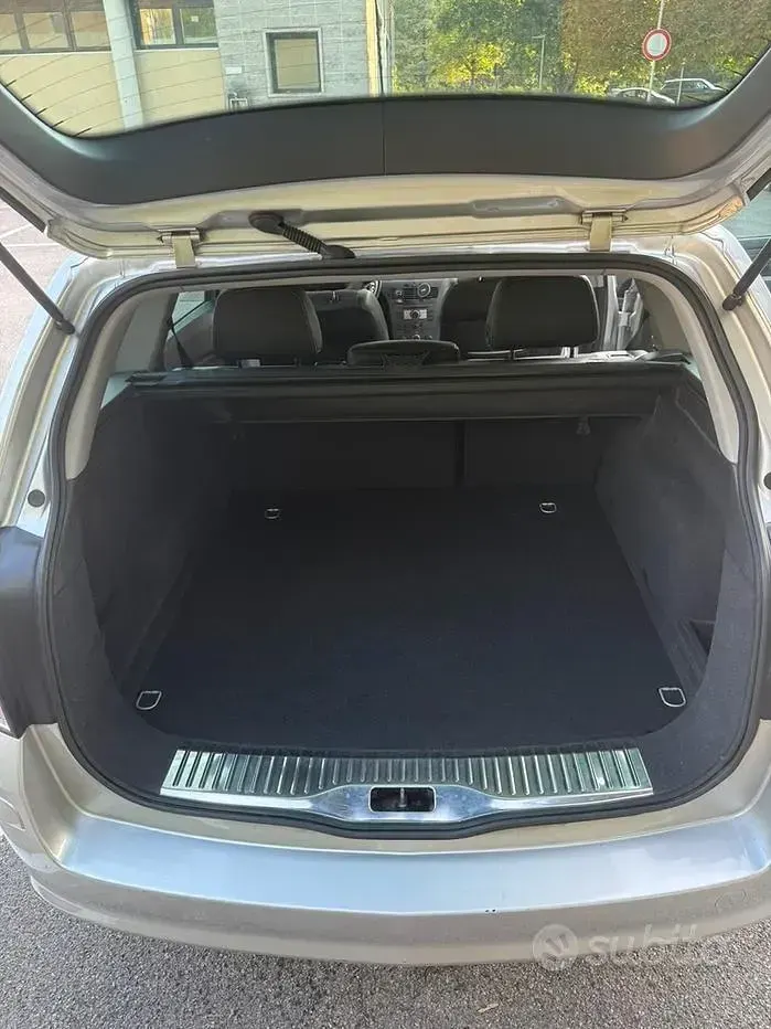 Usata Opel Astra 68 CV (50 kW) 2005 Grigio Station wagon