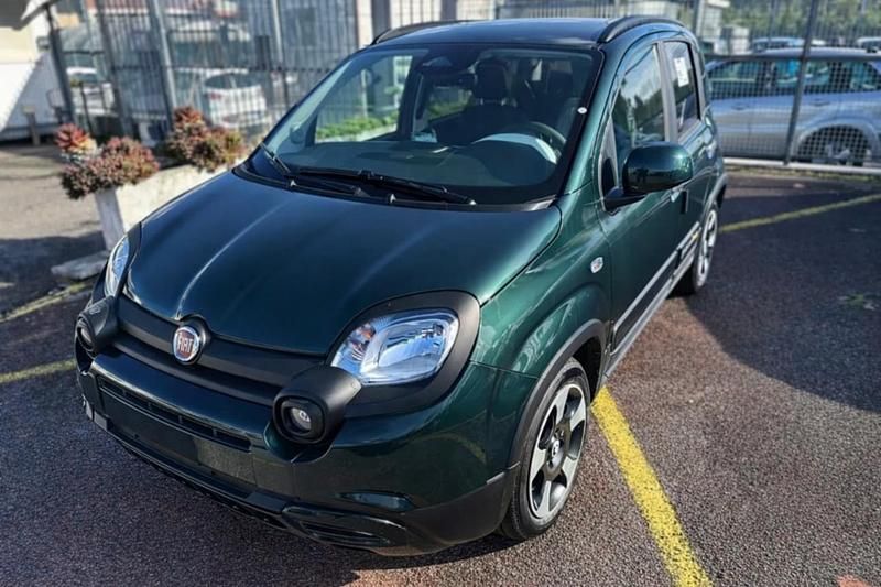 Usata Fiat Panda Cross Cross 70 CV (51 kW) 2025 Verde Utilitaria