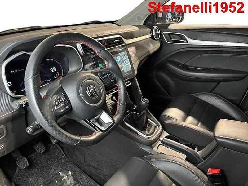 Usata MG ZS Luxury 106 CV (77 kW) 2023 Argento SUV