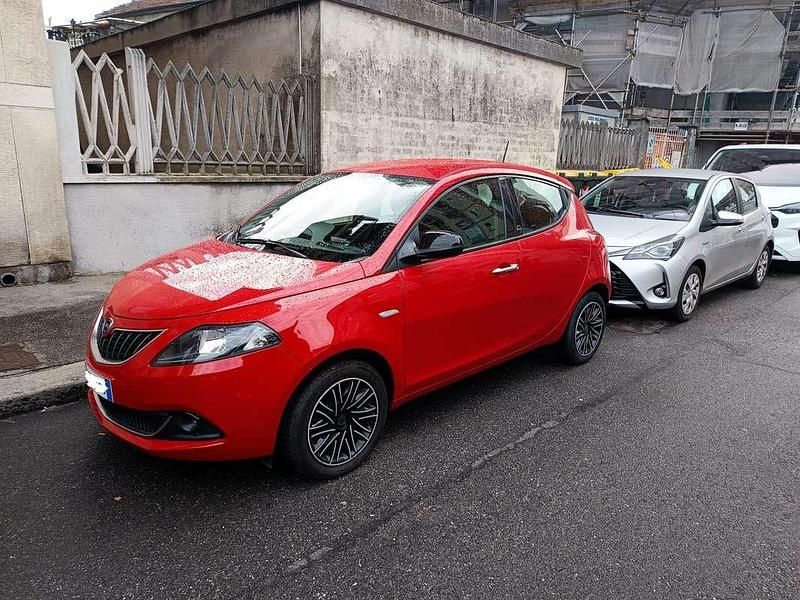 Usata Lancia Ypsilon Gold 69 CV (50 kW) 2021 Utilitaria
