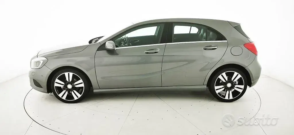 Usata Mercedes A180 109 CV (80 kW) 2013 Grigio Utilitaria
