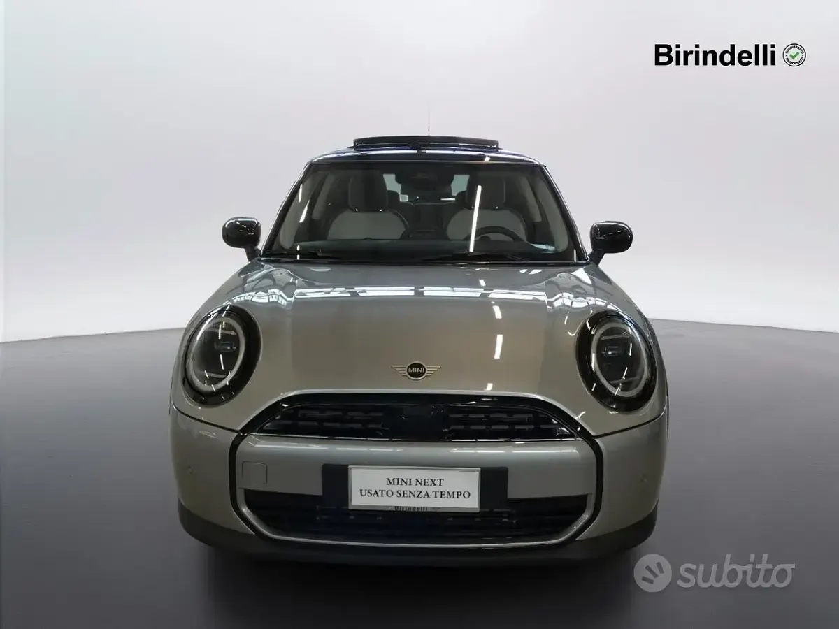 Usata Mini Cooper Classic 156 CV (114 kW) 2024 Grigio Utilitaria