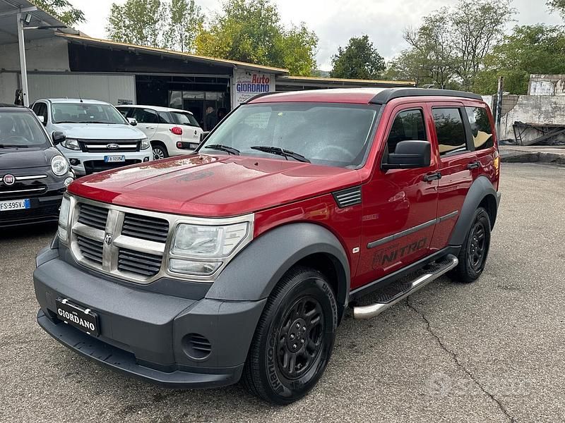 Rosso Usata 2008 Dodge Nitro SE SUV | 8000 € (Cara) - Immagine 1/4