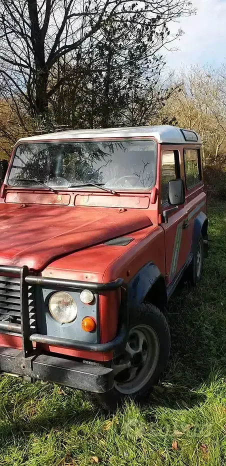 Usata Land Rover Defender 68 CV (50 kW) 1986 SUV