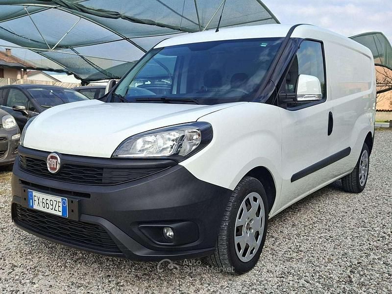 Usata Fiat Doblò 105 CV (77 kW) 2019 Bianco Monovolume