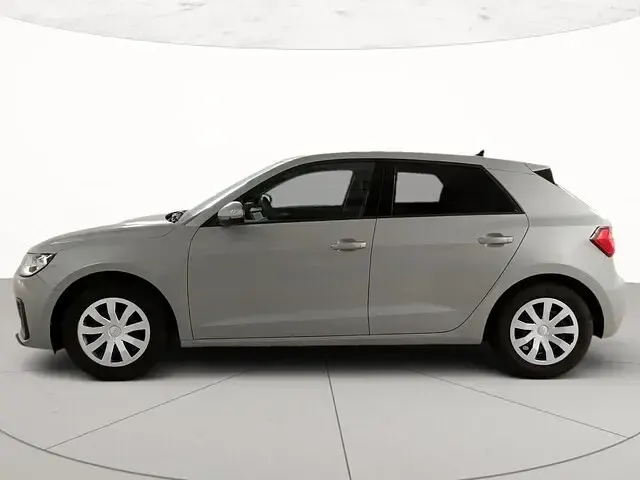 Usata Audi A1 Sportback Business 116 CV (85 kW) 2025 N8 argento cavo metallizzato Utilitaria