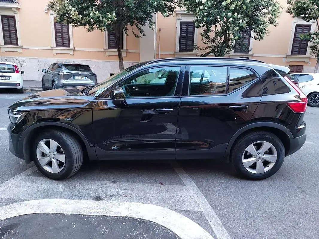 Usata Volvo XC40 129 CV (94 kW) 2022 Nero SUV