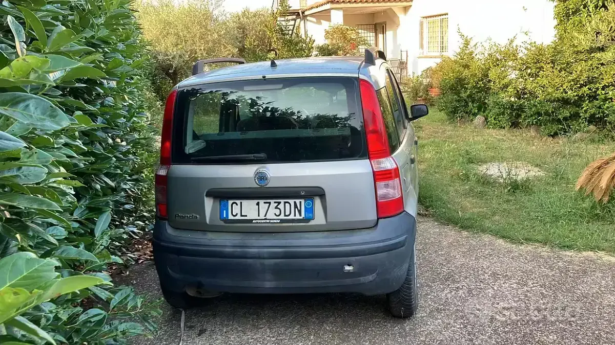 Usata Fiat Panda 54 CV (39 kW) 2004 Grigio Utilitaria