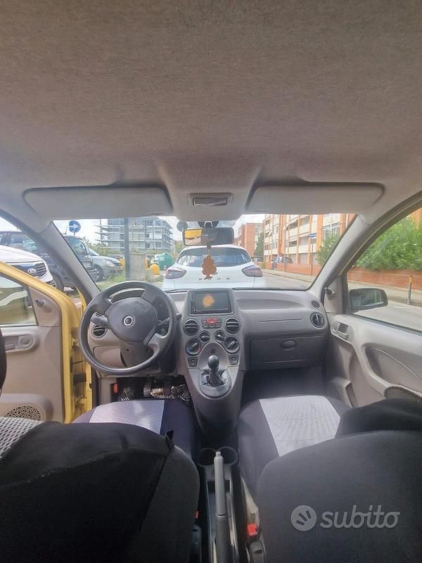 Usata Fiat Panda 54 CV (39 kW) 2004 Giallo Utilitaria