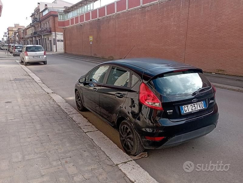 Usata Ford Fiesta 70 CV (51 kW) 2010 Utilitaria